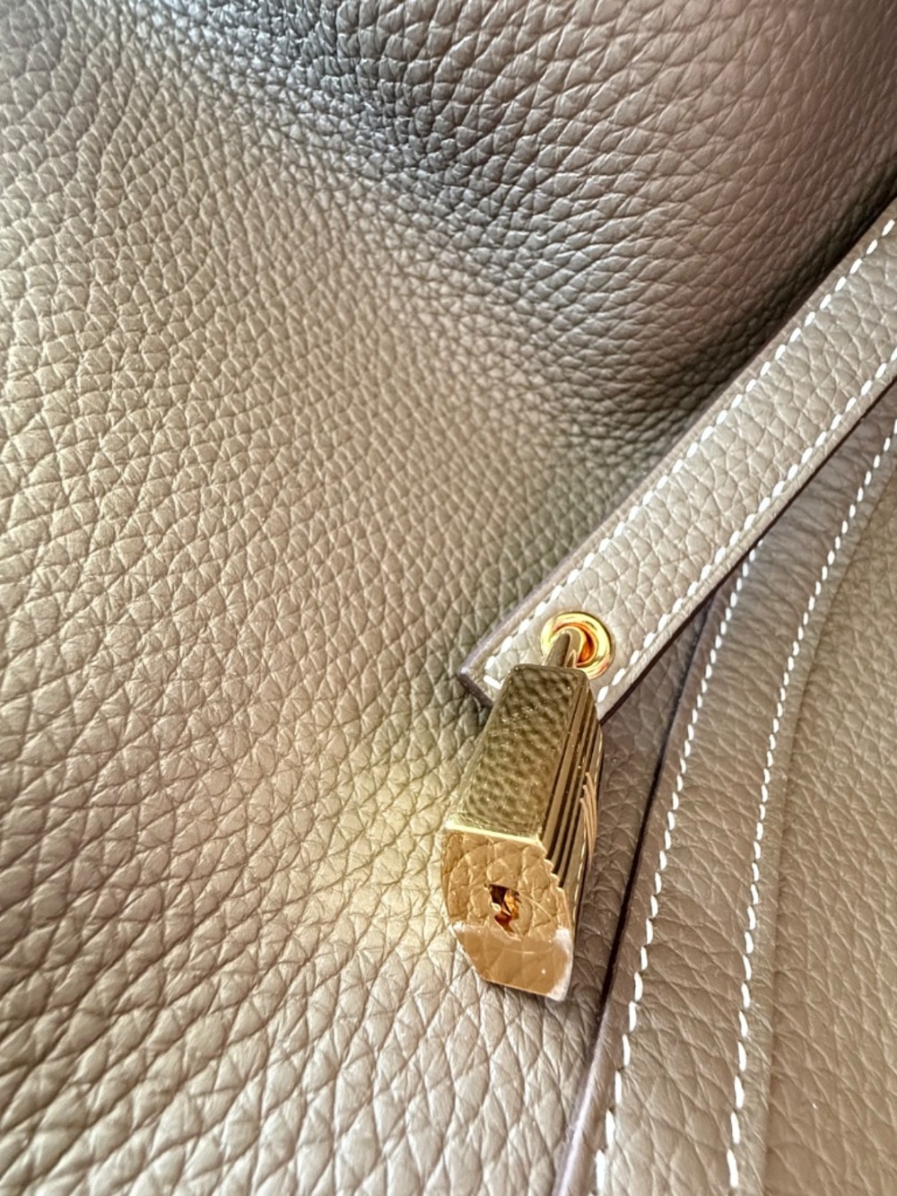 Hermes Picotin Lock 22 Clemence Calf Skin - Etoupe/GHW Hangbag - Picture 4 of 11